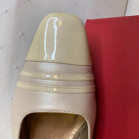 💵 PRICE DROP!!!! 💵 Vaneli Cream Slingback Heels Size 9 1/2 Wide - Picture 4 of 10
